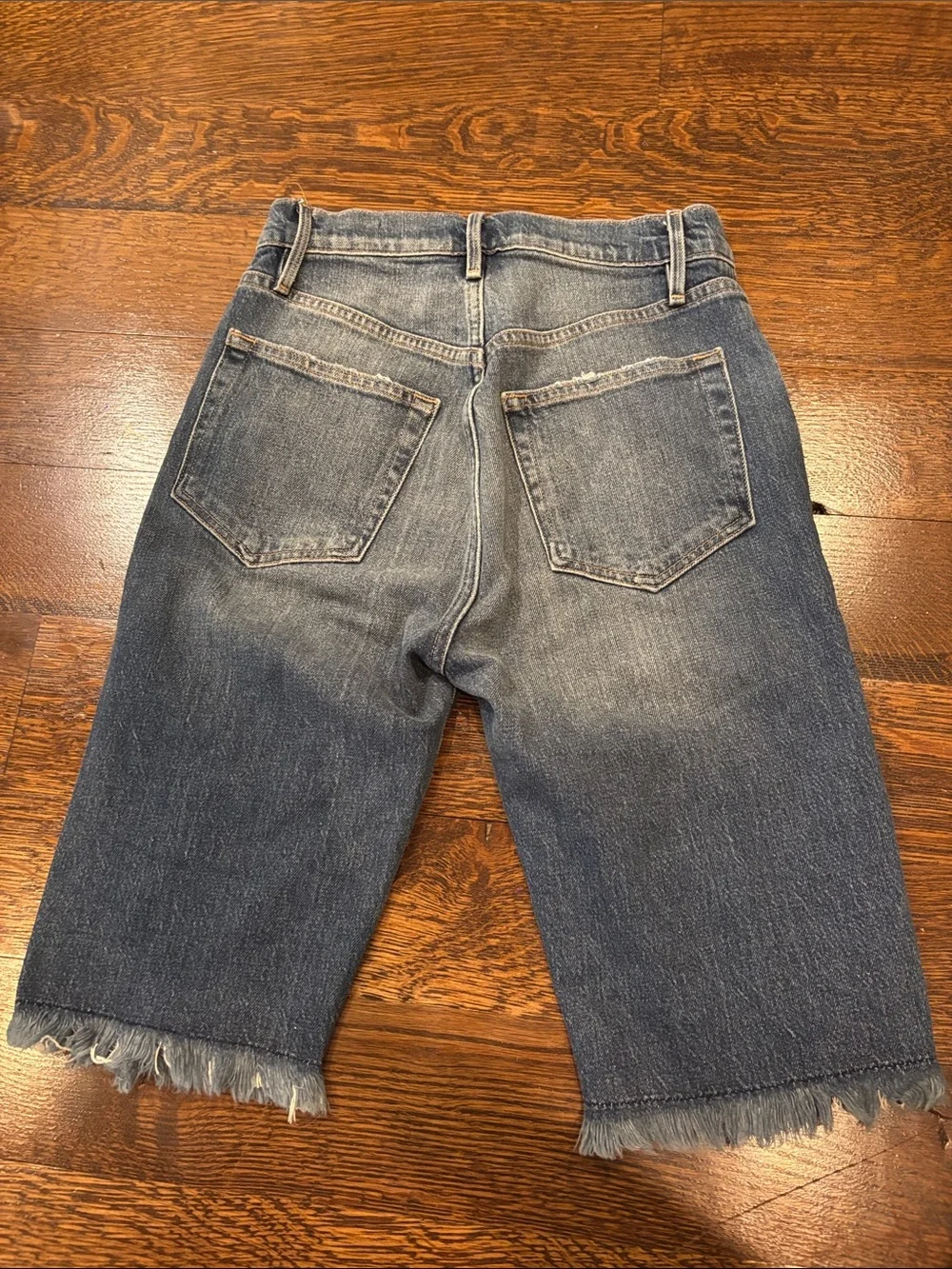 Frame Denim Women’s Distressed Blue Denim Knee-Length Shorts Size 25